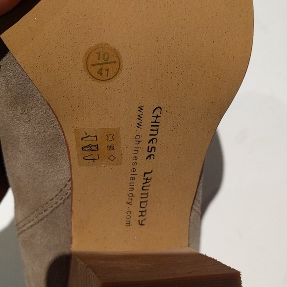 Beautiful suede leather boots by Chinese Laundry - Picture 8 of 13